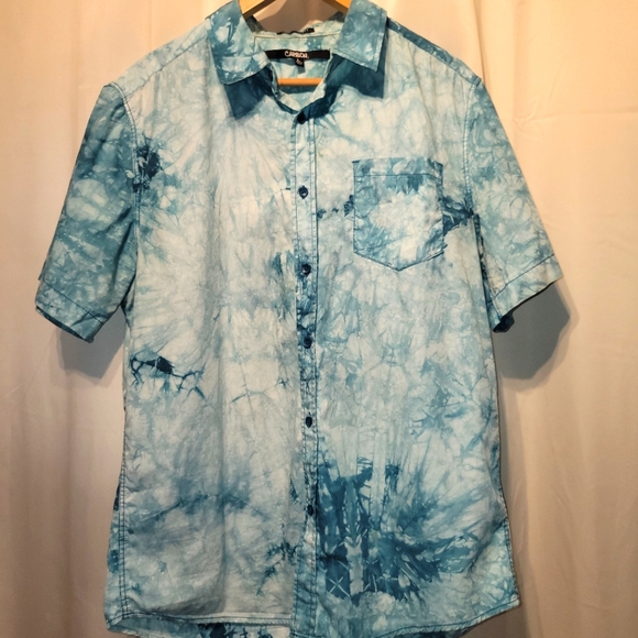Rue21 Other - Button up Shirt w/ Water Design
